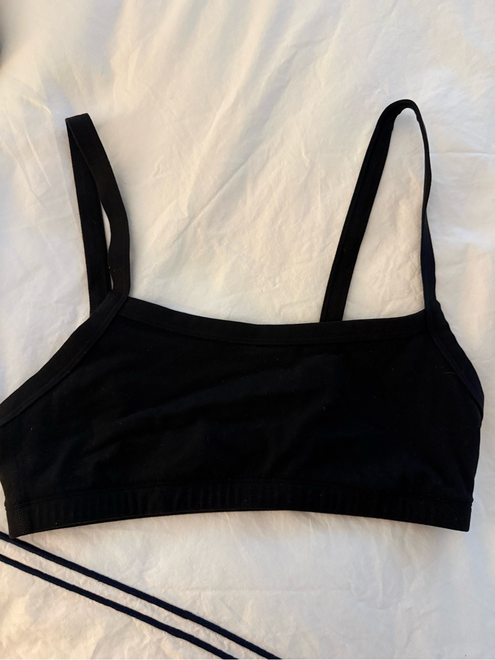 Aritzia Black Seamless Crop Bralette - Slim Straps